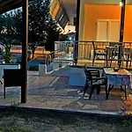 Summer House Rocinante 2 Vromerí