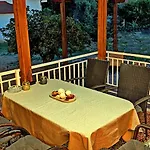 Summer House Rocinante 2 *