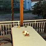 Summer House Rocinante 2 度假居 *